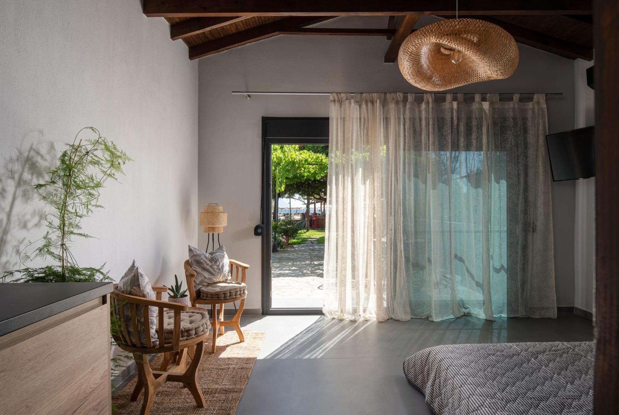 Akasti Slow Living Paralia Sikias 외부 사진